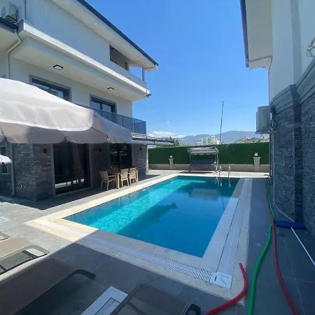 Villa Ala Βίλα *